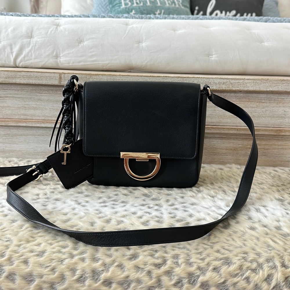 Ferragamo black leather purse!